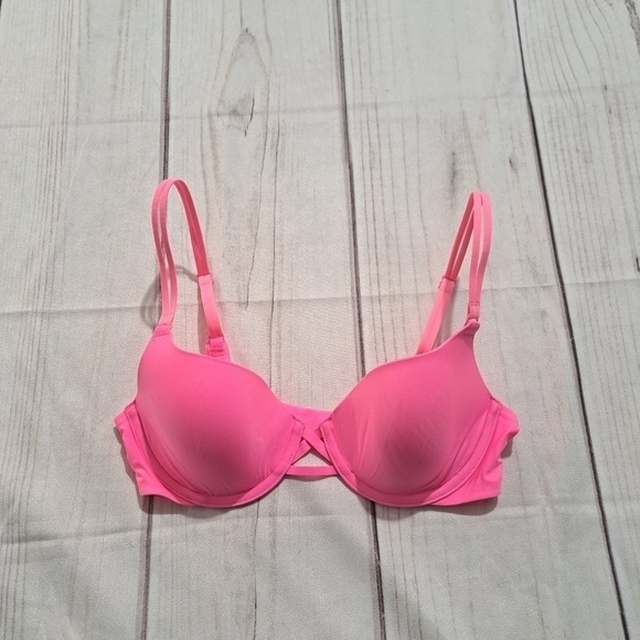 3 FOR 12 SALE Victoria's Secret Hot Pink Bra Size 32C - Picture 1 of 5